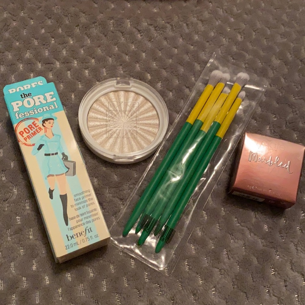 MYSTERY BEAUTY BOX $100 value!! 3-5 items